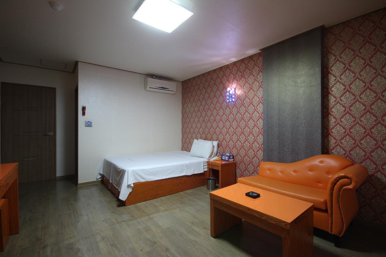 Hotel Lie Geoje Exterior photo