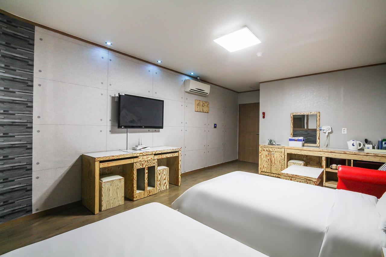 Hotel Lie Geoje Exterior photo